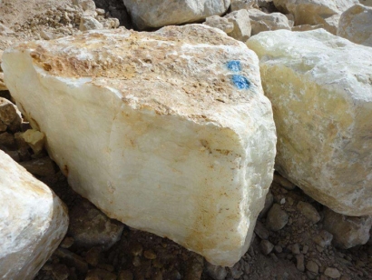 青島進(jìn)口伊朗玉石報(bào)關(guān)流程_玉石毛料進(jìn)口清關(guān)資料