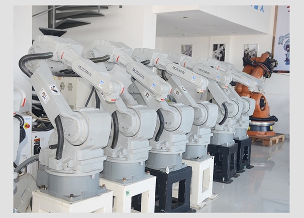 1628851430551490.jpg 二手多功能工業機器人進口清關_副本.jpg